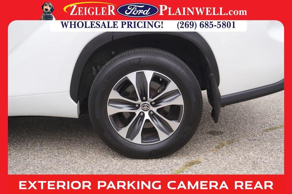 2023 Toyota Highlander XLE AWD POWER MOONROOF LEATHER REAR CAMERA
