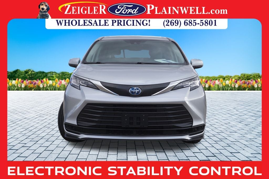 2021 Toyota Sienna LE 8 Passenger