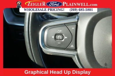 2018 Volvo XC60 T6 Momentum AWD Pano Roof NAV H Leather Vision & Advanced HUD