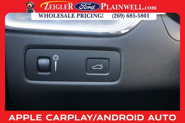 2018 Volvo XC60 T6 Momentum AWD Pano Roof NAV H Leather Vision & Advanced HUD