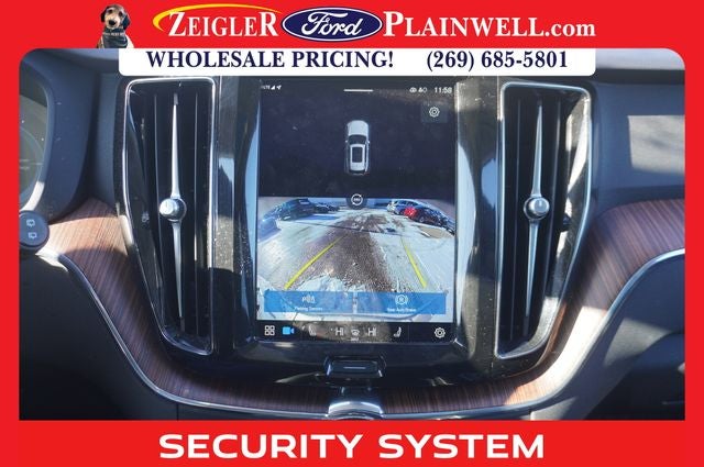 2023 Volvo XC60 Recharge Plug-In Hybrid T8 Plus Dark Theme