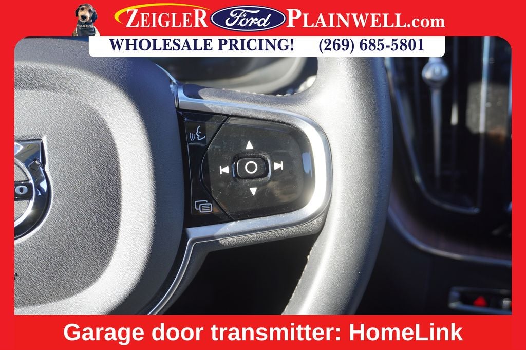 2023 Volvo XC60 Recharge Plug-In Hybrid T8 Plus Dark Theme