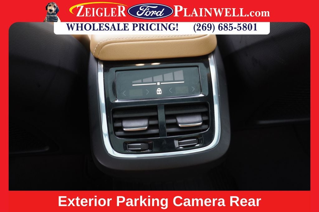 2023 Volvo XC60 B5 Ultimate Bright Theme