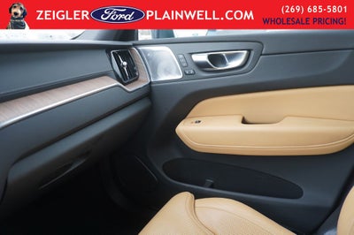 2023 Volvo XC60 B5 Ultimate Bright Theme