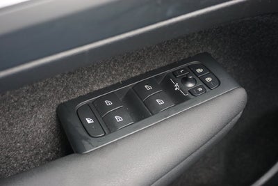 2024 Volvo XC40 B5 Core AWD NAVIGATION HEATED SEATS RAR CAMERA