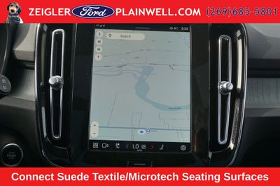 2024 Volvo XC40 B5 Plus Dark Theme