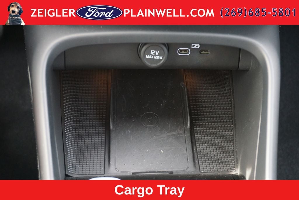 2024 Volvo XC40 B5 Plus Dark Theme
