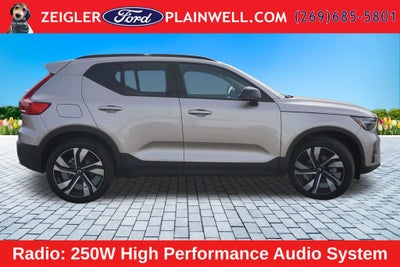 2024 Volvo XC40 B5 Plus Dark Theme