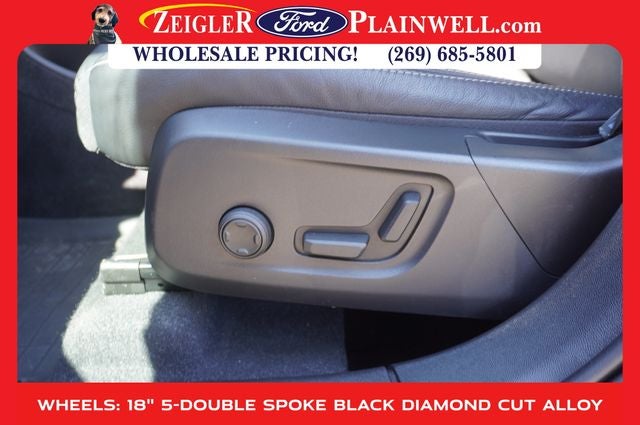 2023 Volvo XC40 B5 Plus Dark Theme AWD HEATED LEATHER POWER MOONROOF NAV