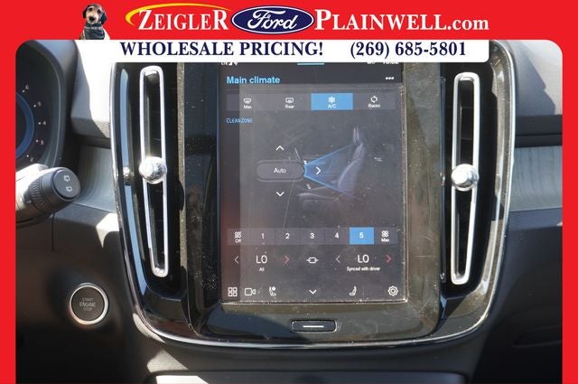 2023 Volvo XC40 B5 Plus Dark Theme AWD HEATED LEATHER POWER MOONROOF NAV