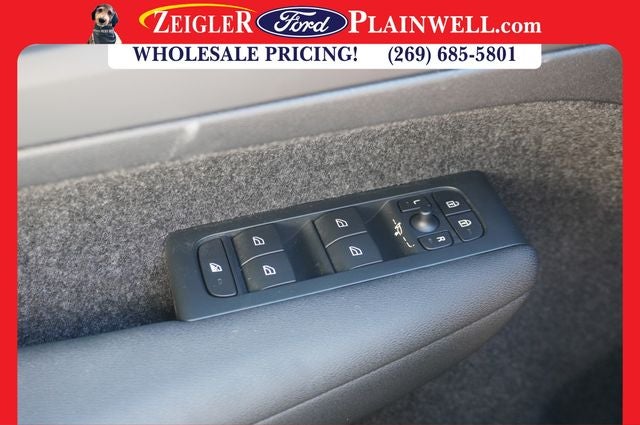 2023 Volvo XC40 B5 Plus Dark Theme AWD HEATED LEATHER POWER MOONROOF NAV