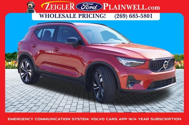 2023 Volvo XC40 B5 Plus Dark Theme AWD HEATED LEATHER POWER MOONROOF NAV