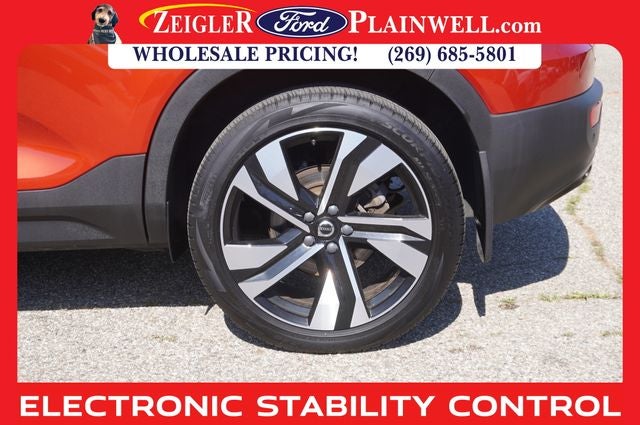 2023 Volvo XC40 B5 Plus Dark Theme AWD HEATED LEATHER POWER MOONROOF NAV