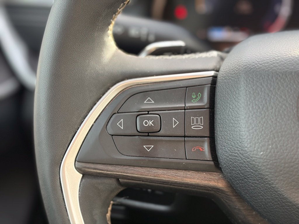2023 Jeep Grand Cherokee Limited * Certified Pre-Owned *