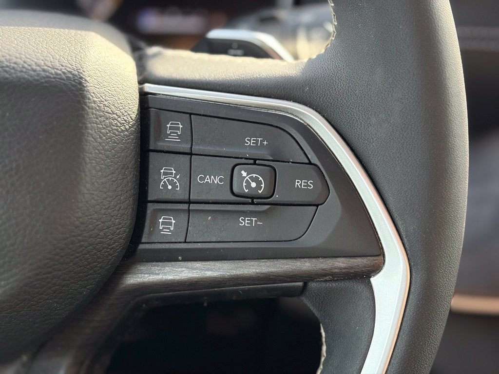 2023 Jeep Grand Cherokee Limited * Certified Pre-Owned *