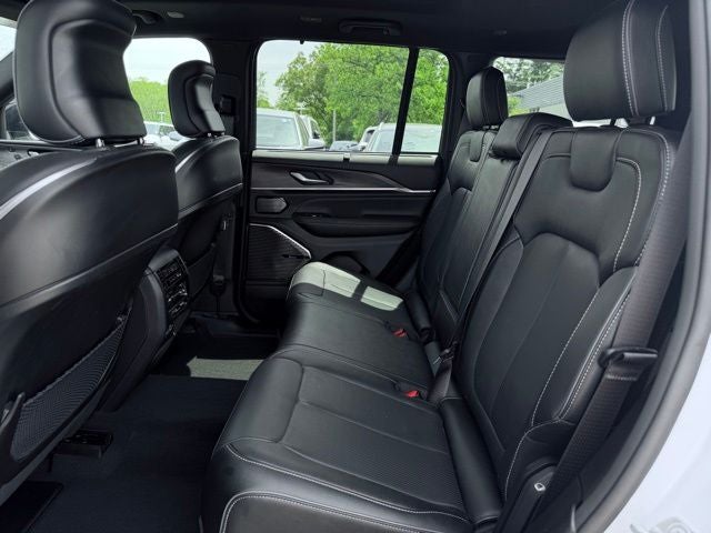 2023 Jeep Grand Cherokee Overland 4x4
