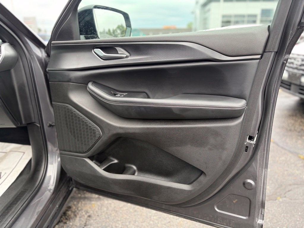 2023 Jeep Grand Cherokee L Altitude X * Certified Pre-Owned *