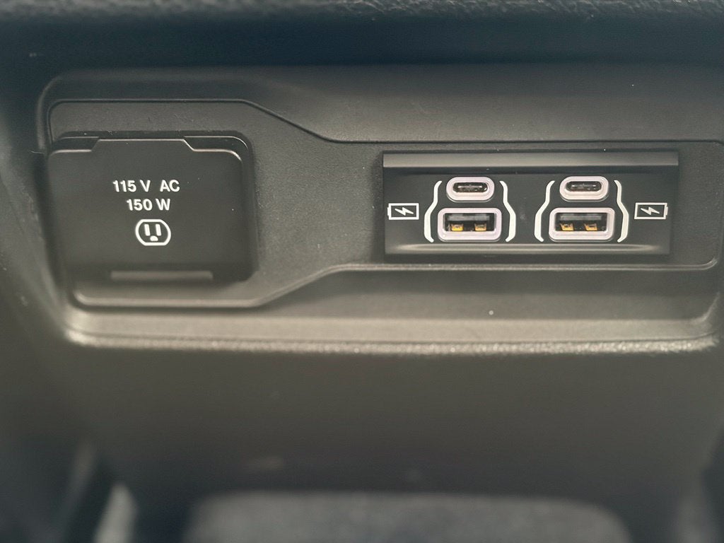 2023 Jeep Grand Cherokee L Limited * Certified Pre-Owned *