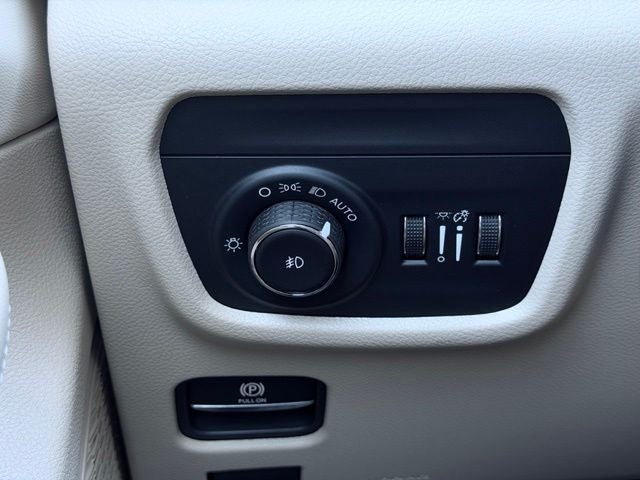 2025 Jeep Grand Cherokee L Limited 4x4