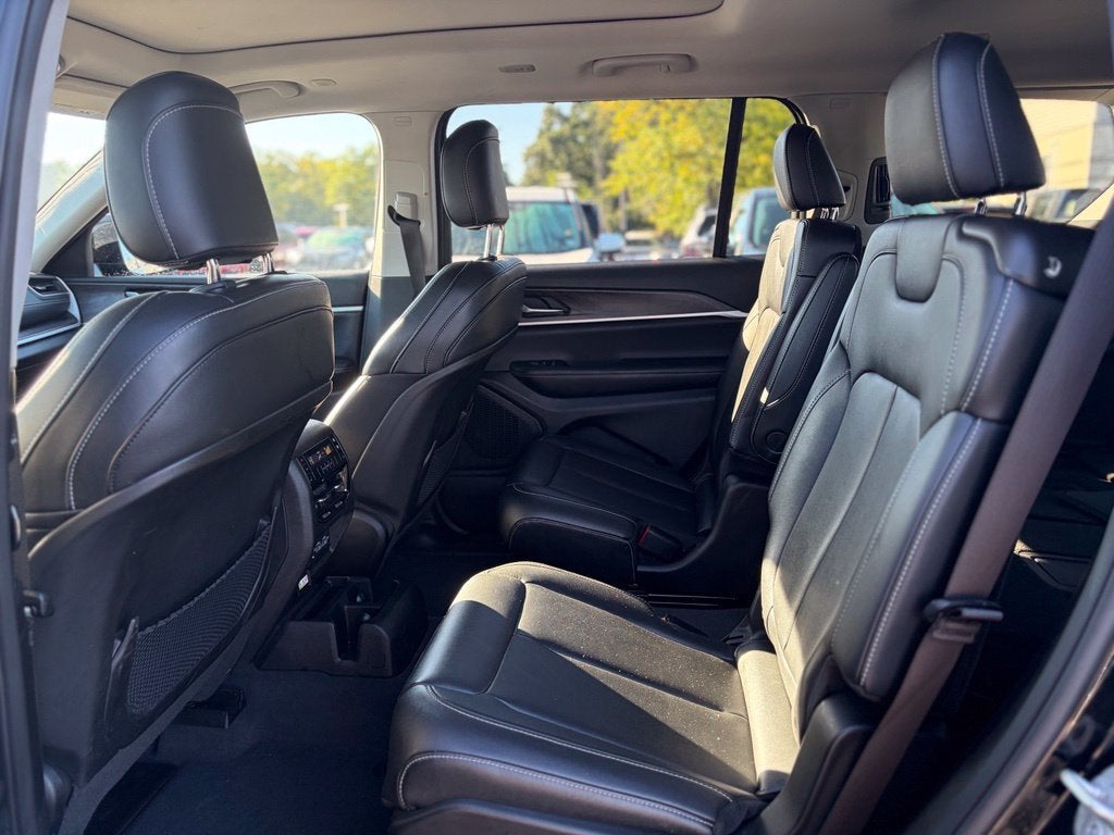 2023 Jeep Grand Cherokee L Limited * Certified Pre-Owned *