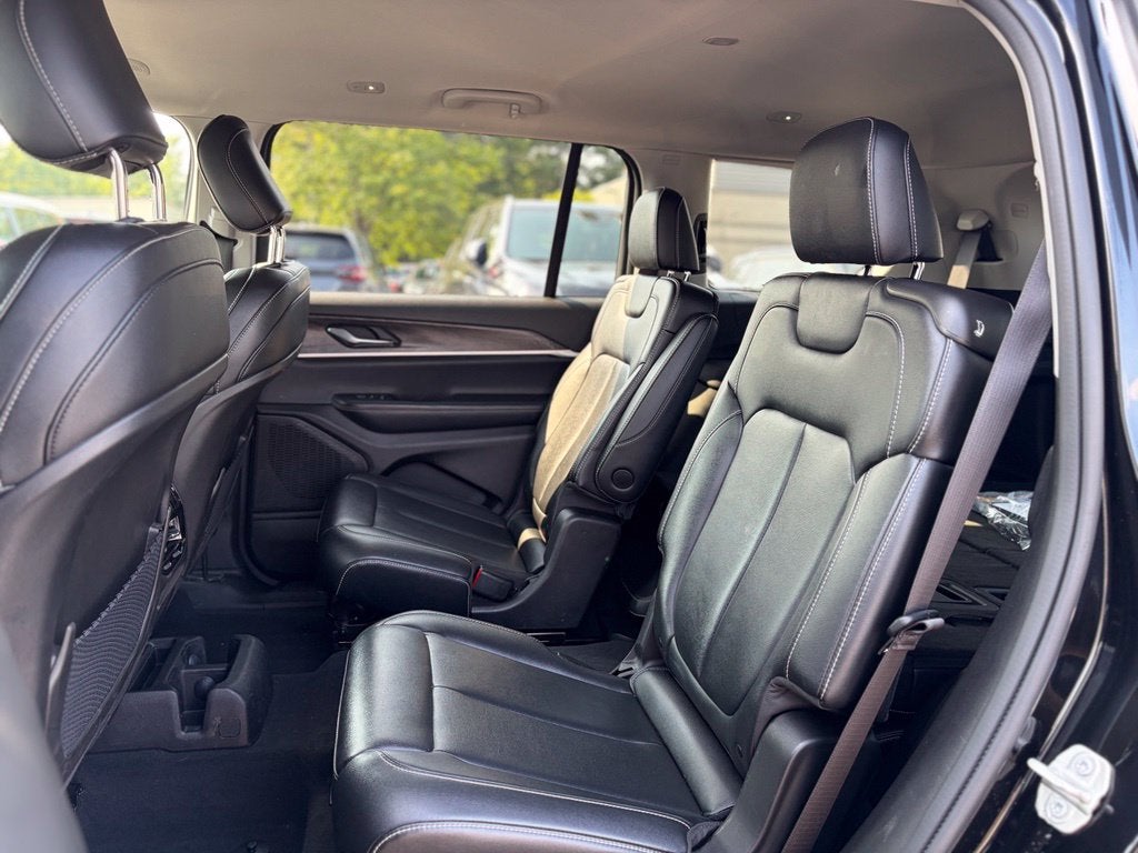 2024 Jeep Grand Cherokee L Limited * Certified Pre-Owned *