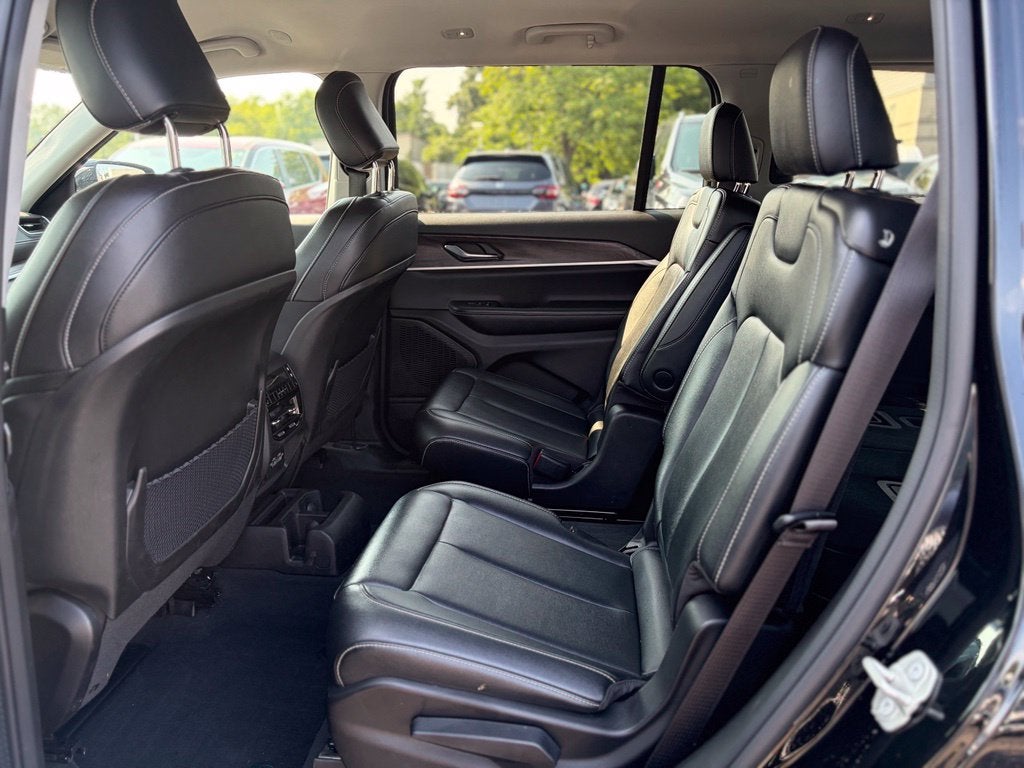2024 Jeep Grand Cherokee L Limited * Certified Pre-Owned *