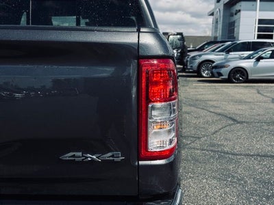 2022 RAM 1500 Big Horn Crew Cab 4x4 5'7' Box