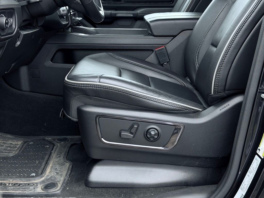 2022 RAM 1500 Limited Crew Cab 4x4 5'7' Box