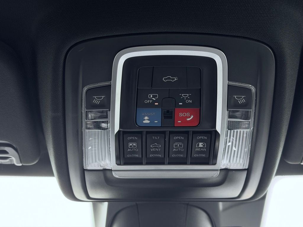 2022 RAM 1500 Limited Crew Cab 4x4 5'7' Box