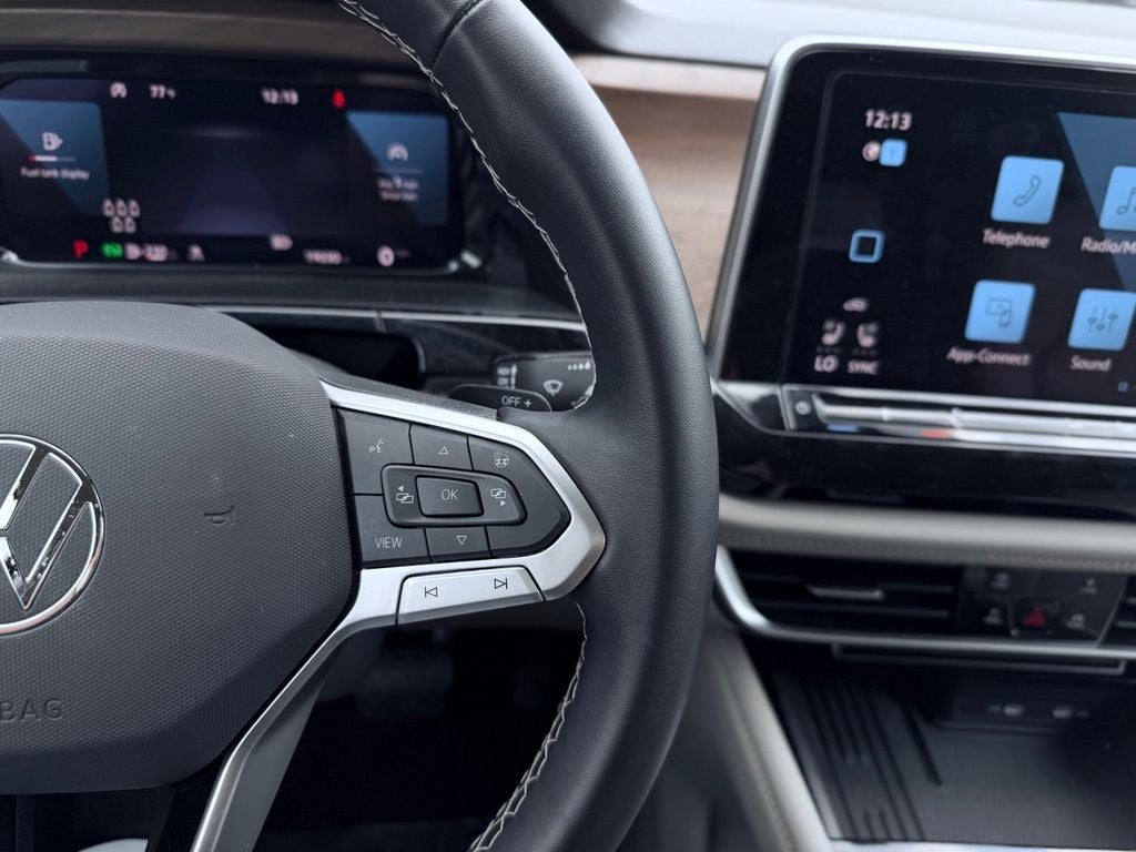 2025 Volkswagen Atlas 2.0T SE w/Technology