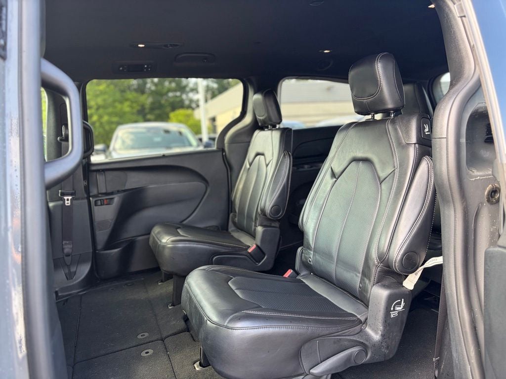 2025 Chrysler Pacifica Select * Certified Pre-Owned *