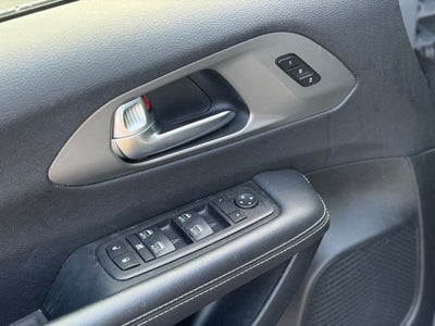 2025 Chrysler Pacifica Select * Certified Pre-Owned *