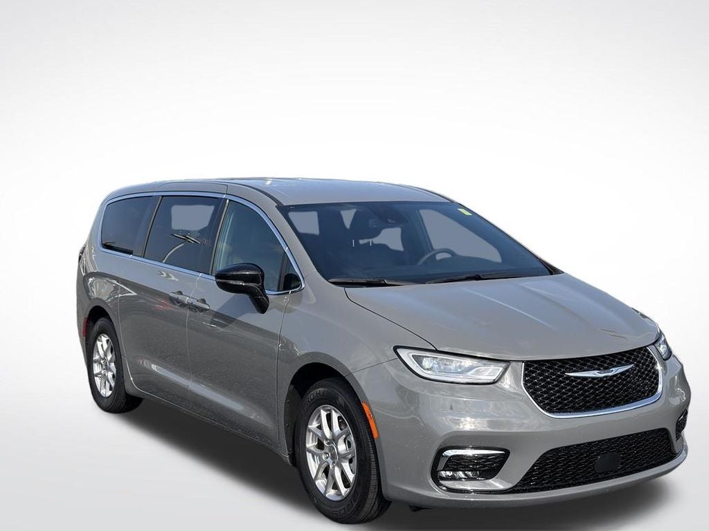 2025 Chrysler Pacifica Select * Certified Pre-Owned *