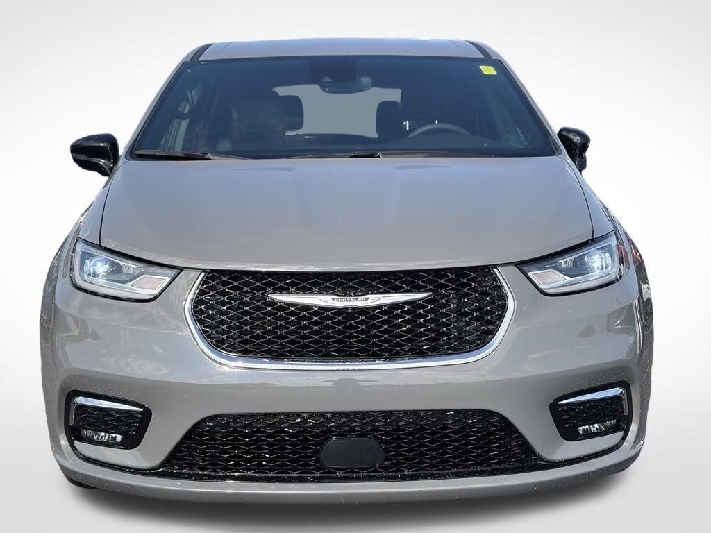 2025 Chrysler Pacifica Select * Certified Pre-Owned *