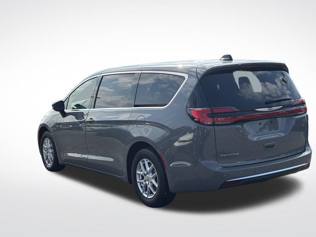 2025 Chrysler Pacifica Select * Certified Pre-Owned *