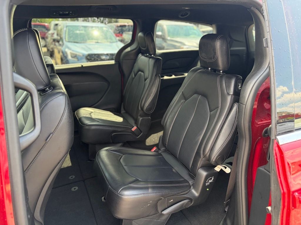 2025 Chrysler Pacifica Select * Certified Pre-Owned *