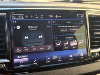 2024 Chrysler Pacifica Touring L * Certified Pre-Owned *