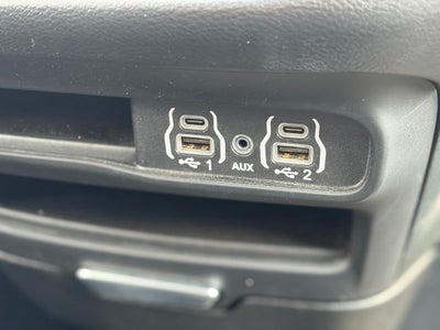 2025 Chrysler Pacifica Select * Certified Pre-Owned *