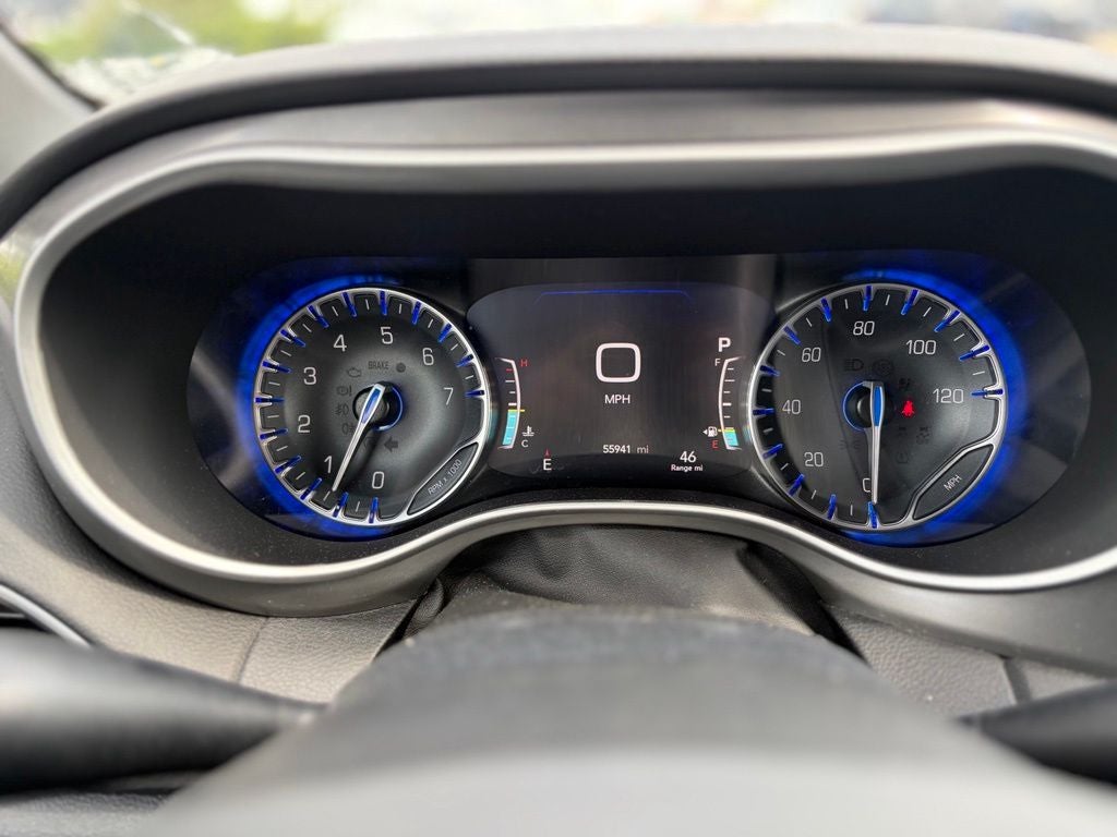 2025 Chrysler Pacifica Select * Certified Pre-Owned *