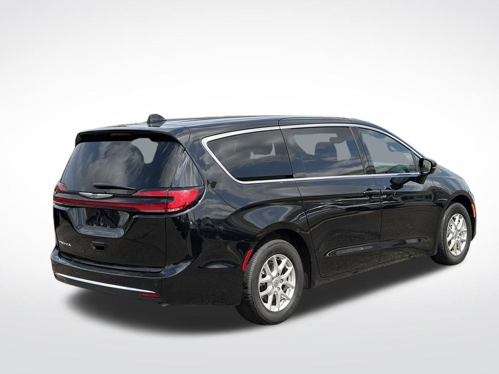 2025 Chrysler Pacifica Select * Certified Pre-Owned *