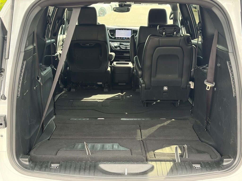 2025 Chrysler Pacifica Select * Certified Pre-Owned *
