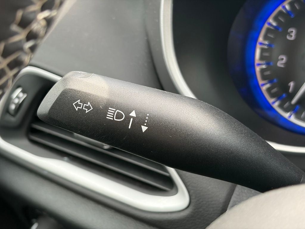 2025 Chrysler Pacifica Select * Certified Pre-Owned *