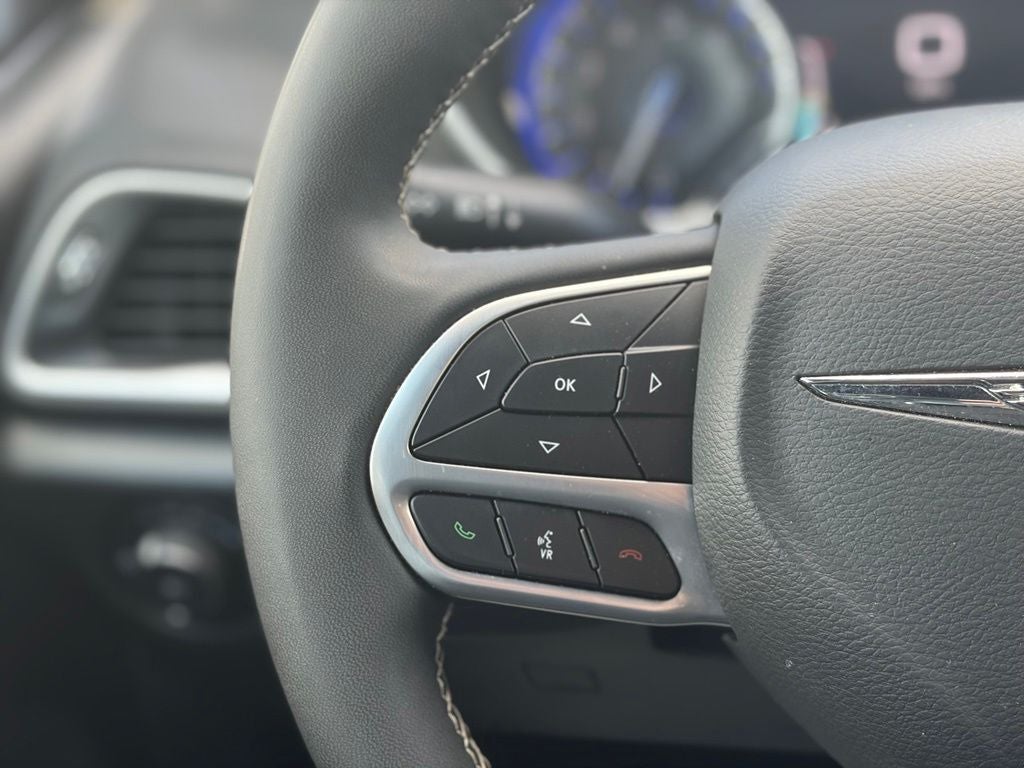 2025 Chrysler Pacifica Select * Certified Pre-Owned *
