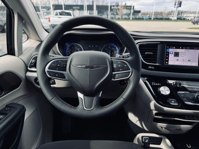 2024 Chrysler Voyager LX