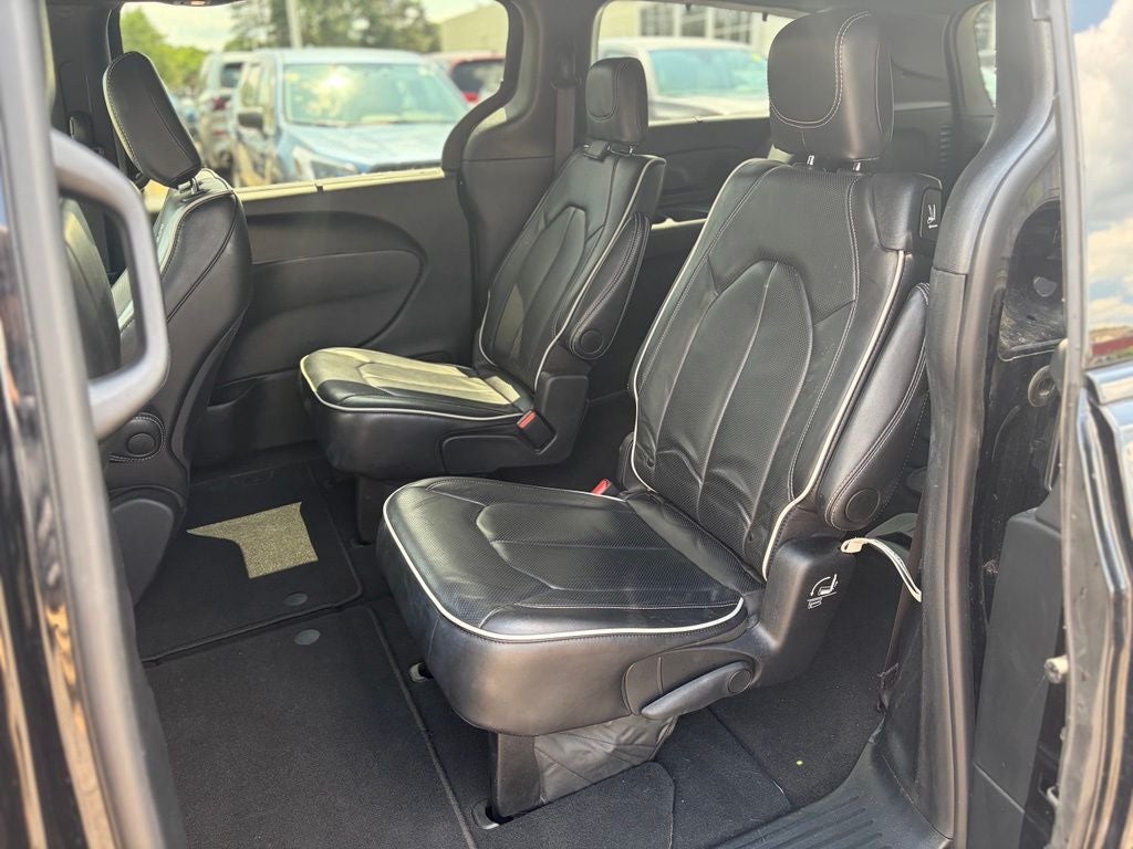 2025 Chrysler Pacifica Limited * Certified Pre-Owned *