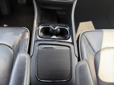 2025 Chrysler Pacifica Limited * Certified Pre-Owned *