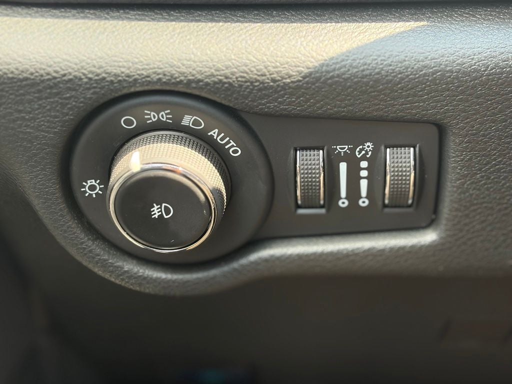 2025 Chrysler Pacifica Limited * Certified Pre-Owned *
