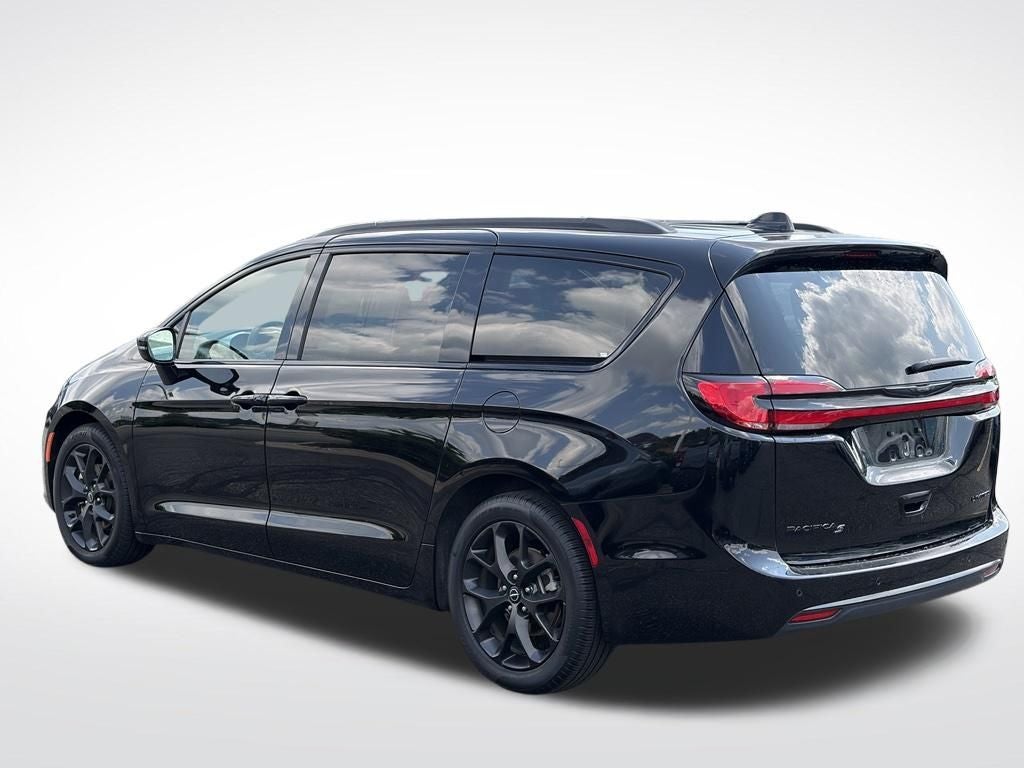 2025 Chrysler Pacifica Limited * Certified Pre-Owned *
