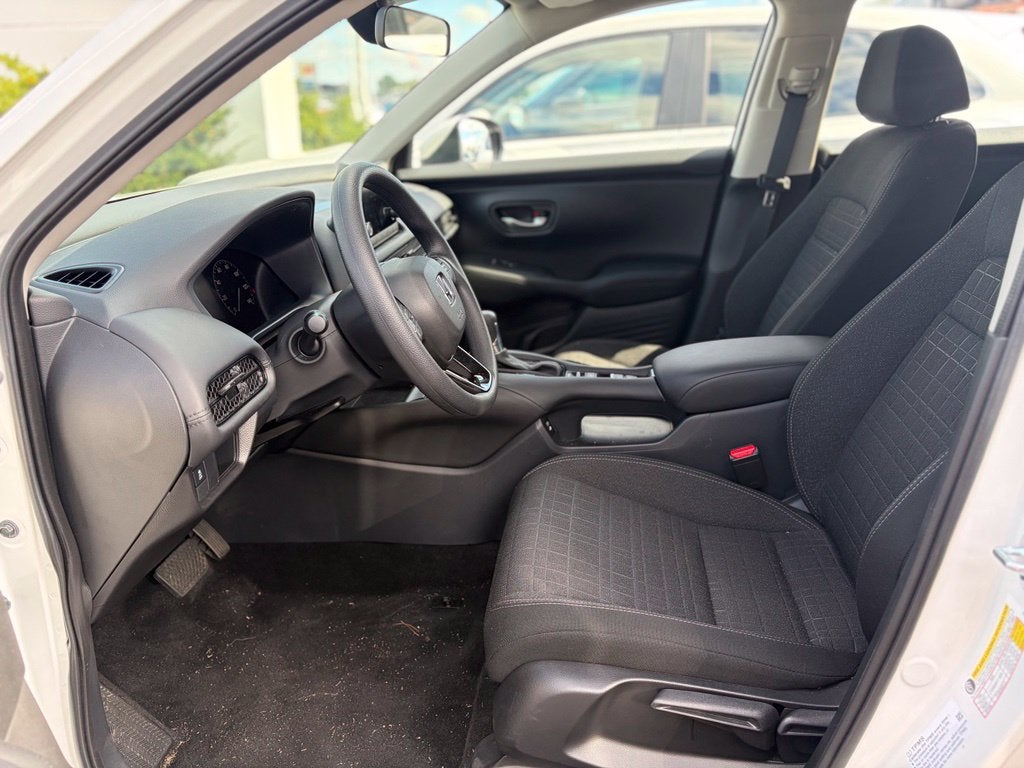 2025 Honda HR-V LX