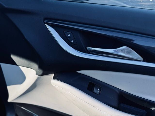 2023 Buick Enclave Essence AWD